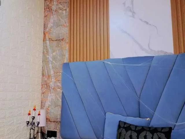 angel-red on BongaCams