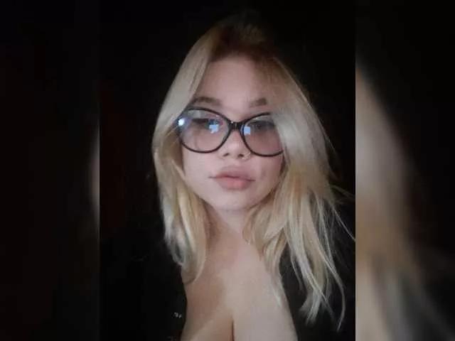 Angelag on BongaCams
