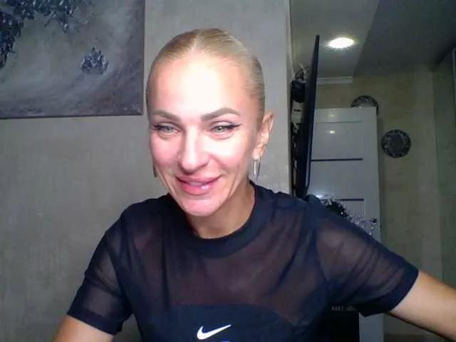 annamari1563 on BongaCams