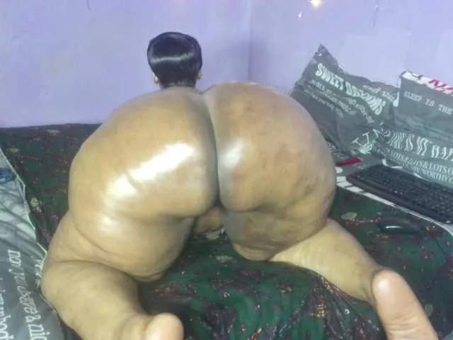 Big-Ass-Wilma on BongaCams