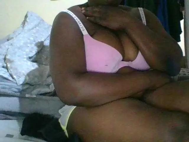 bigboobies2 on BongaCams