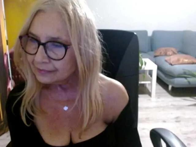 BlondeSofia on BongaCams