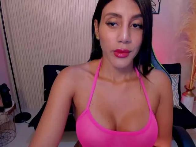 charlotte-Cox on BongaCams