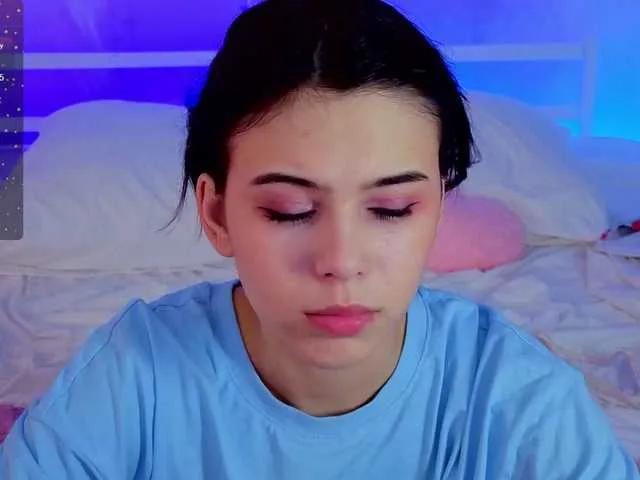 CoralineJones on BongaCams