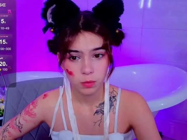 CoralineJones on BongaCams