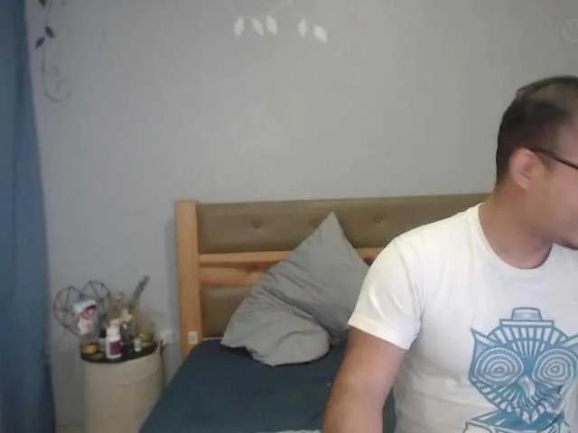 couplesexxx28 on BongaCams