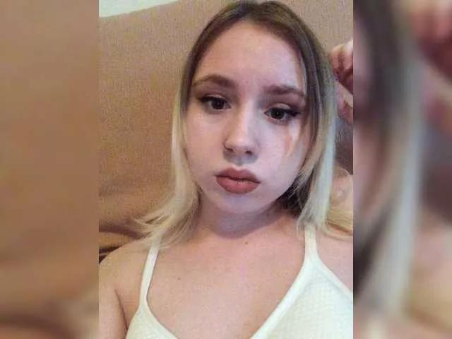 Crystal1-1 on BongaCams