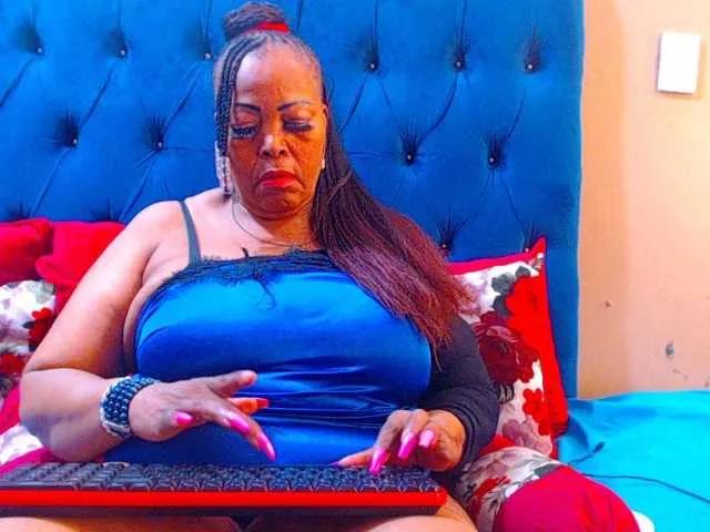 Ebonycandy10 on BongaCams