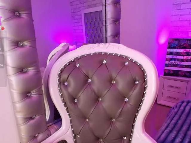 EinnyMure on BongaCams