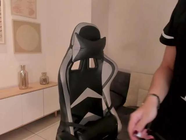 EllaClark on BongaCams