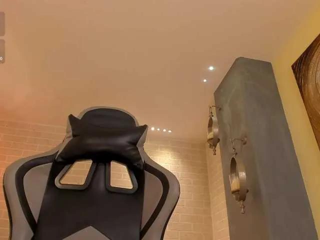 EllaClark on BongaCams