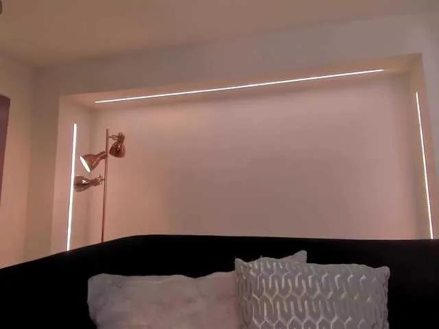 EllaClark on BongaCams