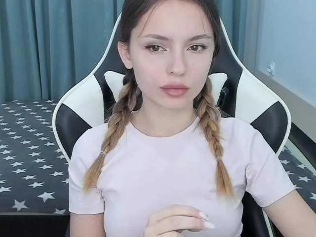 EmilySkout on BongaCams