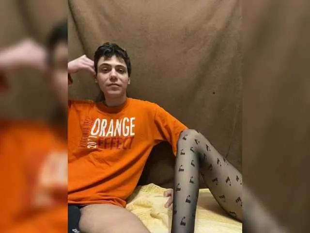 Emmalove13 on BongaCams