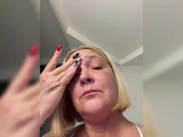 Eva-Bella on BongaCams