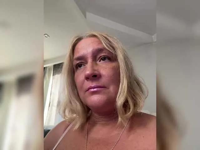 Eva-Bella on BongaCams