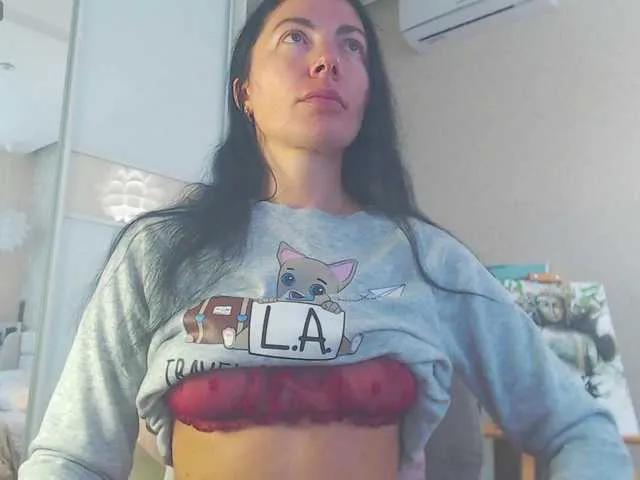FlirtyMarin1 on BongaCams