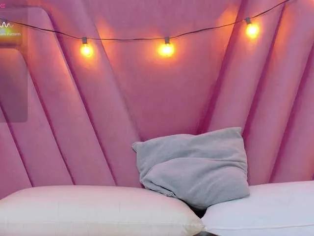 horny18girl on BongaCams