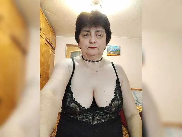 IsXLoves on BongaCams