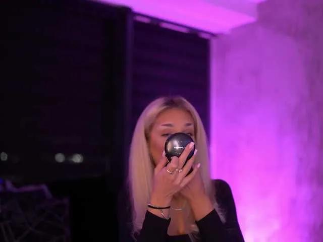 IvyRowa on BongaCams