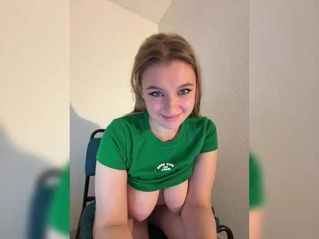 jucieLussie on BongaCams