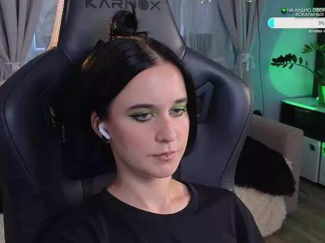 KiraLiLime on BongaCams