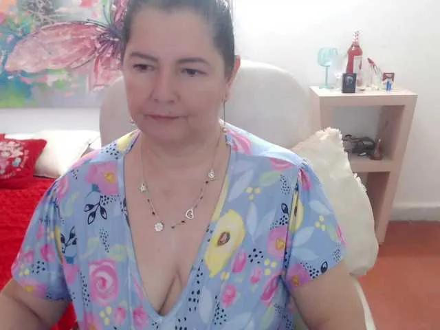 leonela on BongaCams