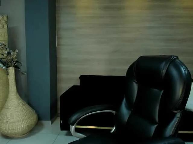 NiaSalvatore on BongaCams