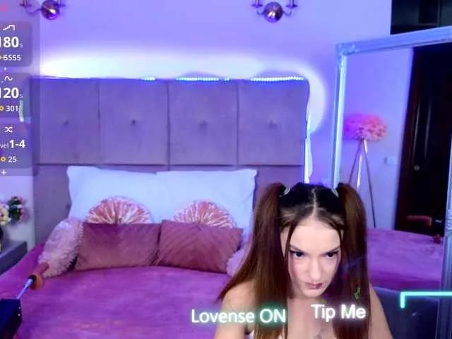 NicoleBondd on BongaCams