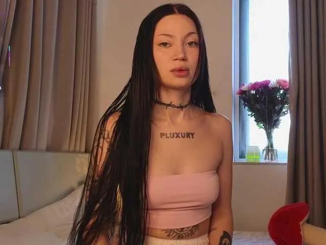 PLUXURY- on BongaCams