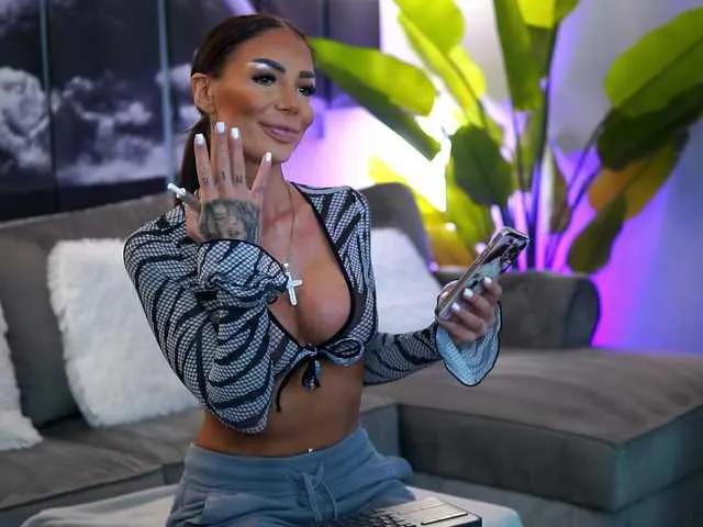 RaquelleVon on BongaCams