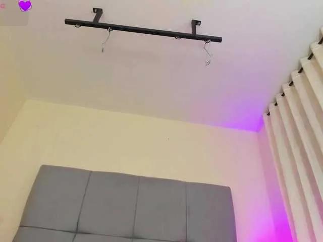 scarlethit on BongaCams