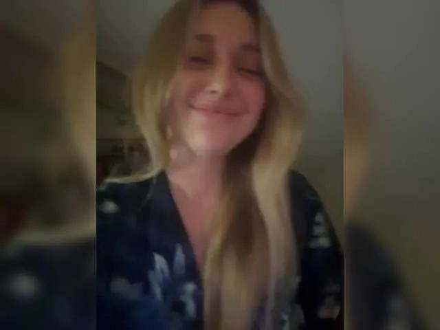 VibeSwet37 on BongaCams