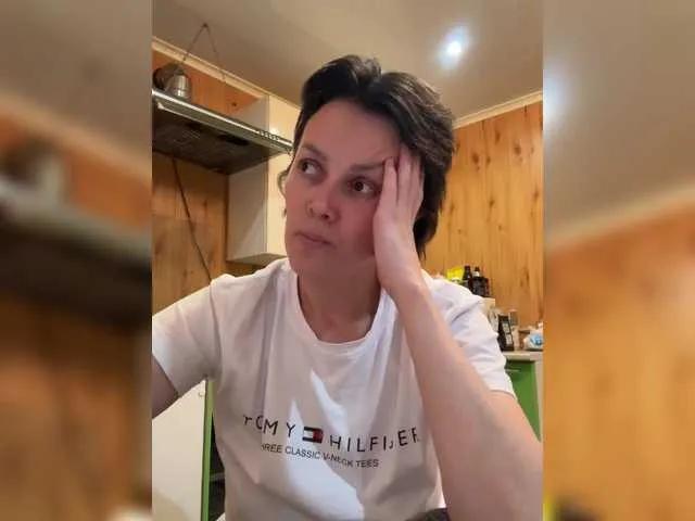 vik77777A on BongaCams