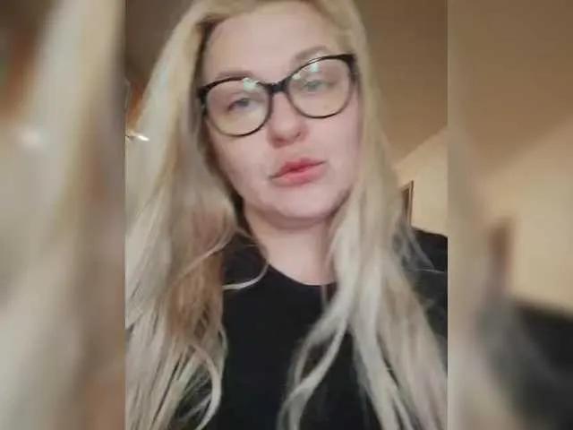 WifeyNusha on BongaCams