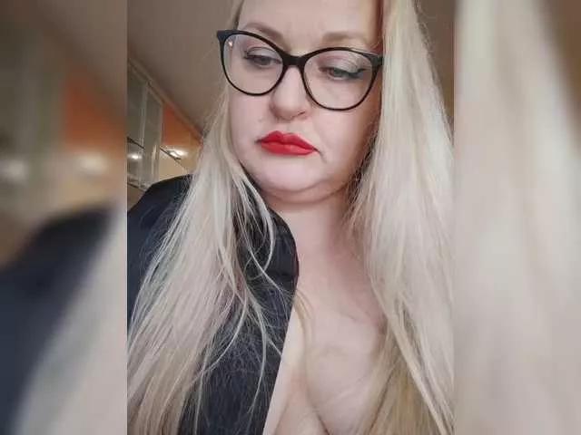 WifeyNusha on BongaCams