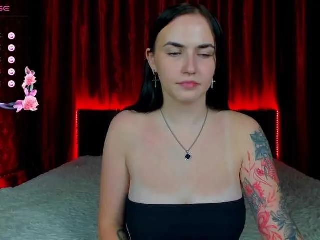 witch-lady18 on BongaCams