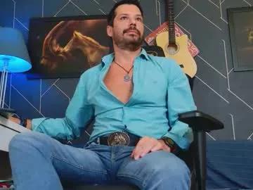 aaronbomer on Chaturbate