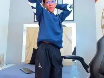 adams_bobby on Chaturbate