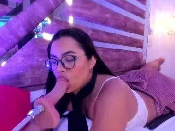 aliceroys on Chaturbate