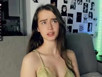 alivialovely on Chaturbate