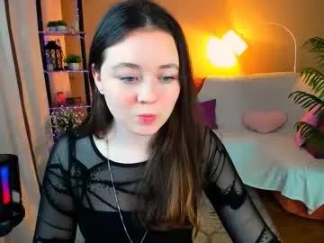 alluringeyess on Chaturbate