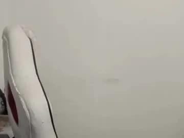 artsyandcraftsy_ on Chaturbate