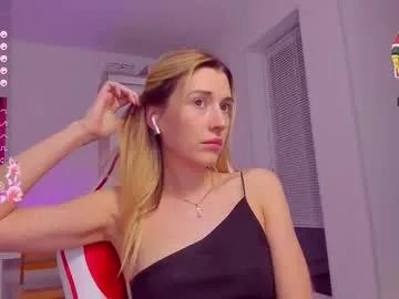 askcaroline on Chaturbate