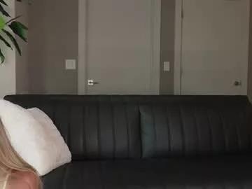 blondefoxsilverfox on Chaturbate