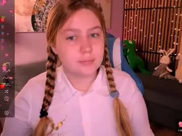 blush_ellie on Chaturbate