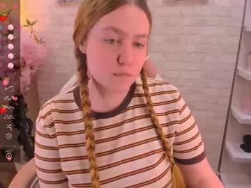 blush_ellie on Chaturbate