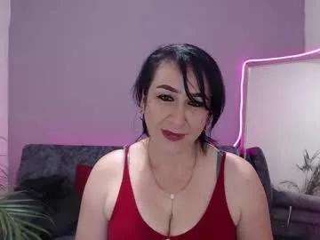 camil_milfdream on Chaturbate