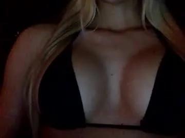 cantfitmybra on Chaturbate