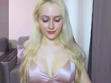 caseylabow on Chaturbate